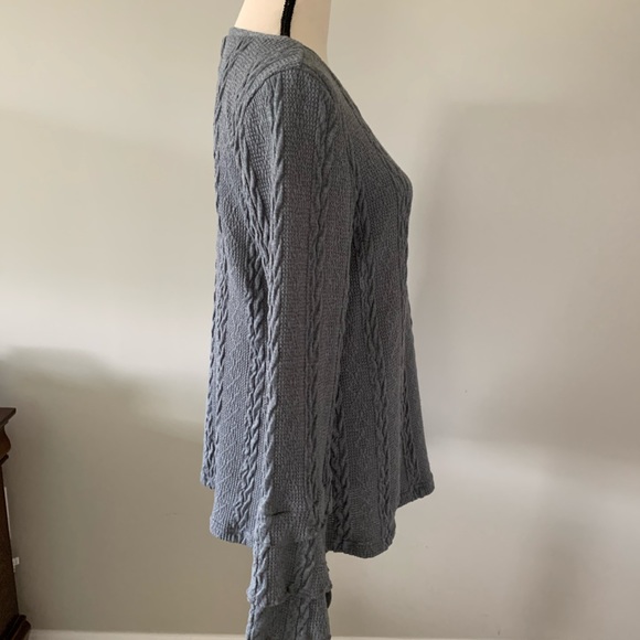 Doe & Rae | Gray Bell Sleeve Sweater Large - Picture 3 of 7